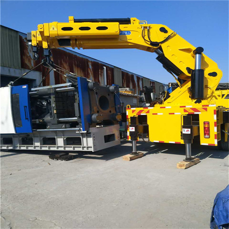 易县 大吨位折臂吊出租费用解析：一小时租赁多少钱