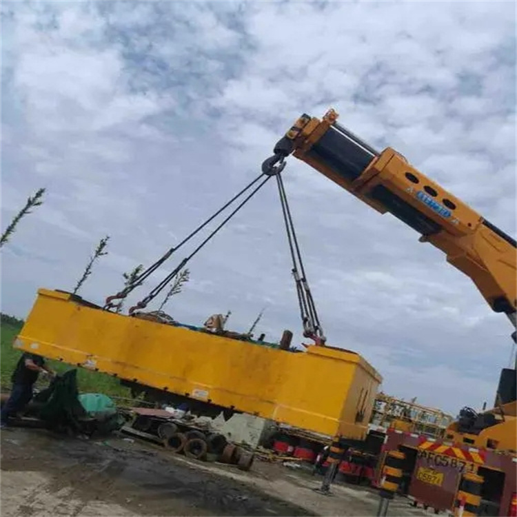 易县随车吊吊集装箱怎么吊